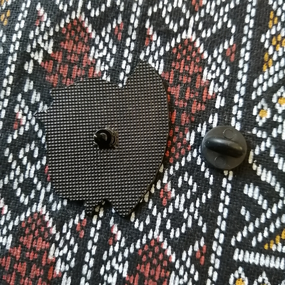 📍2/20$ Skeletor Enamel Pin NWOT - Picture 5 of 6